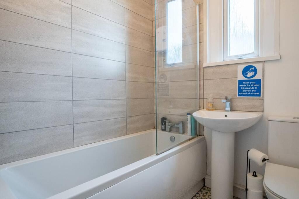 Phenix Central - Huge 3 Bed, Super Equipped Apartment. Cardiff Luaran gambar